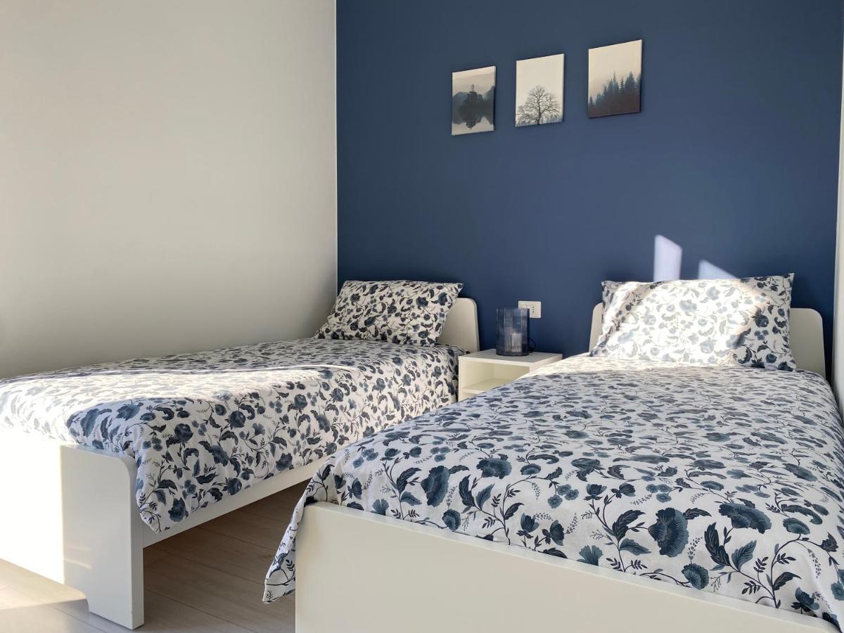 Happy Guest Apartments - Blue Apartment Riva di Solto Esterno foto