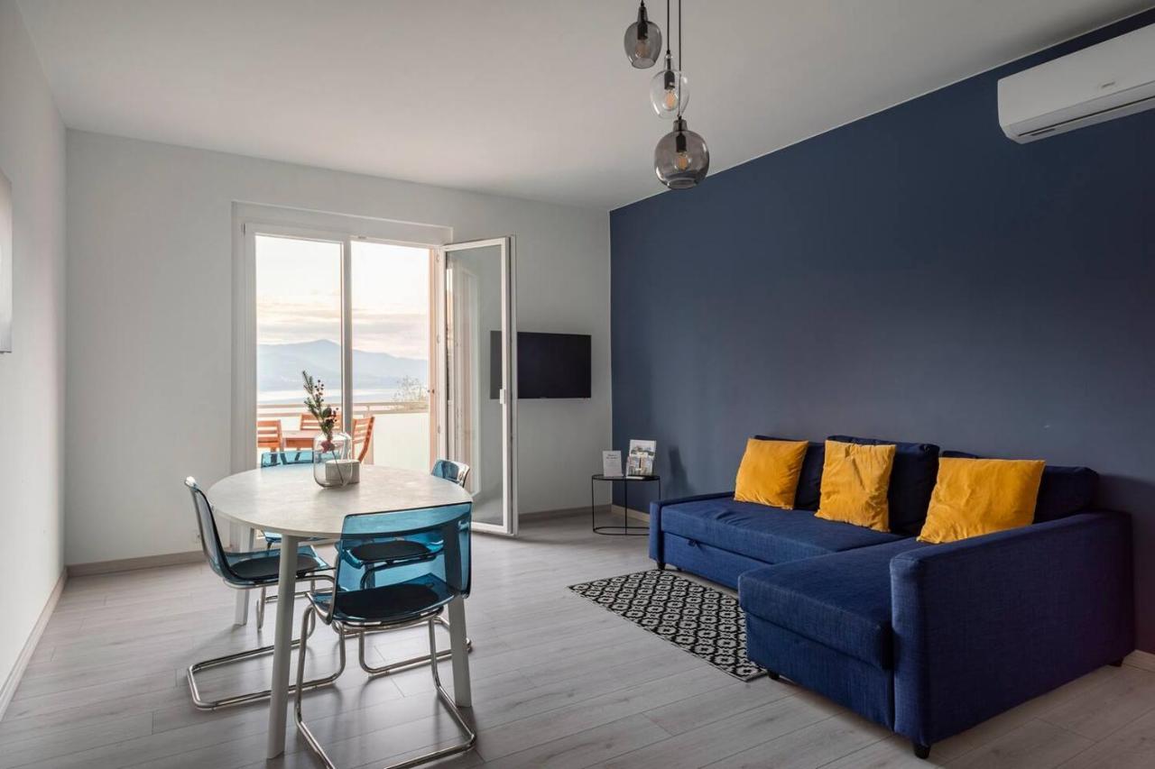 Happy Guest Apartments - Blue Apartment Riva di Solto Esterno foto